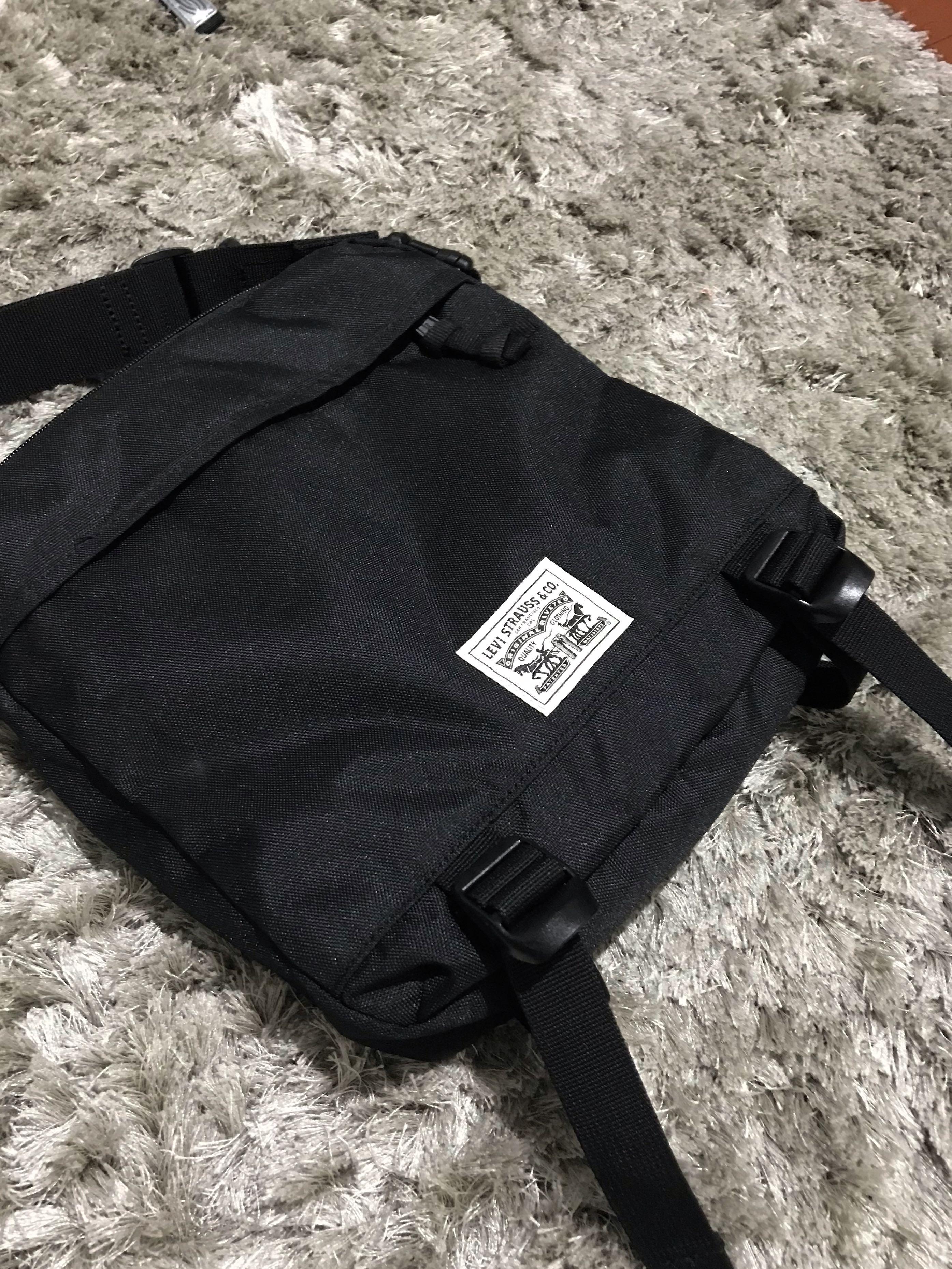 LEVI STRAUSS \u0026 CO SLING / BODY BAG 