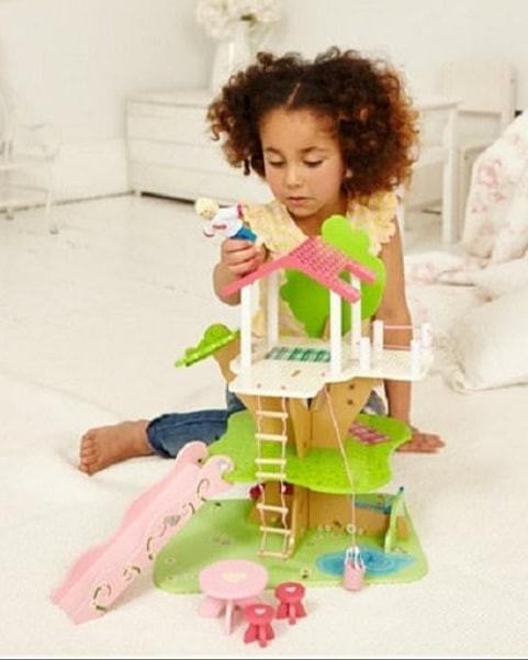 Rosebud treehouse 2025