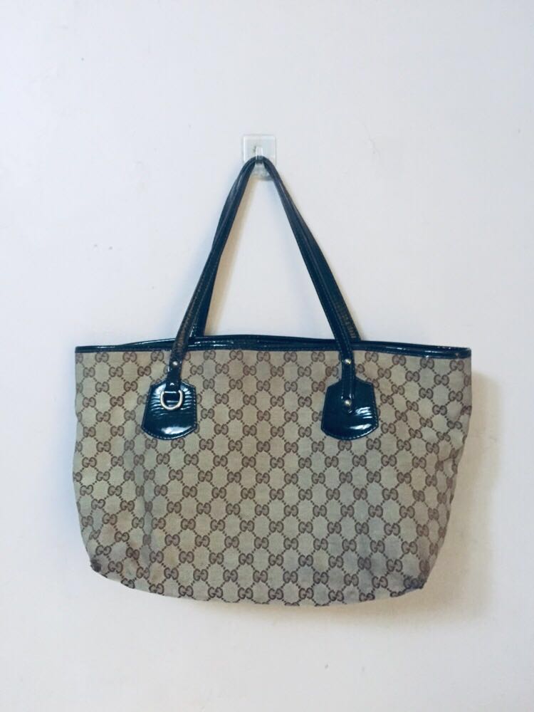 large black gucci bag