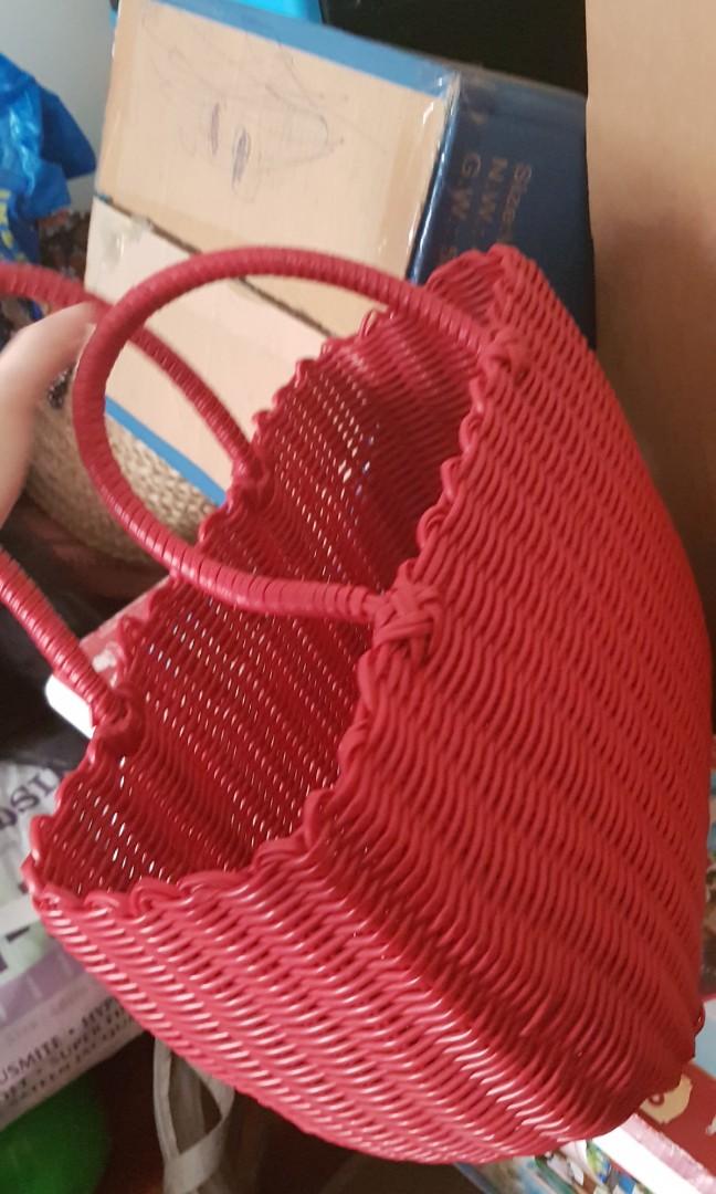 Plastic woven basket bag, Women's Fashion, Jewelry & Organisers
