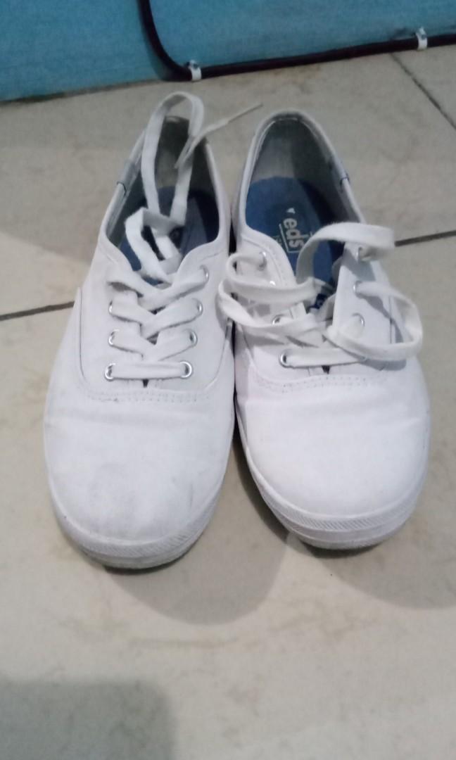 review sepatu keds