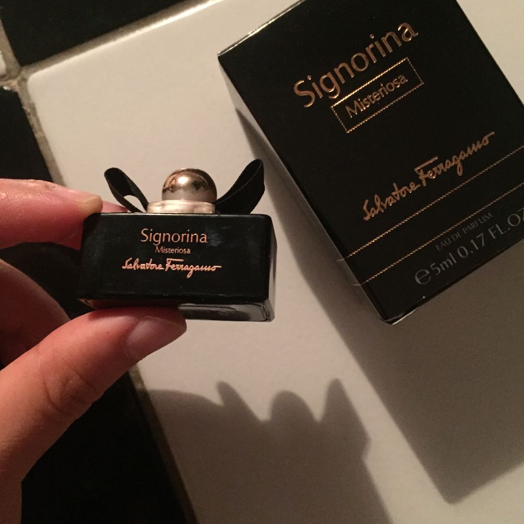 signorina misteriosa parfum