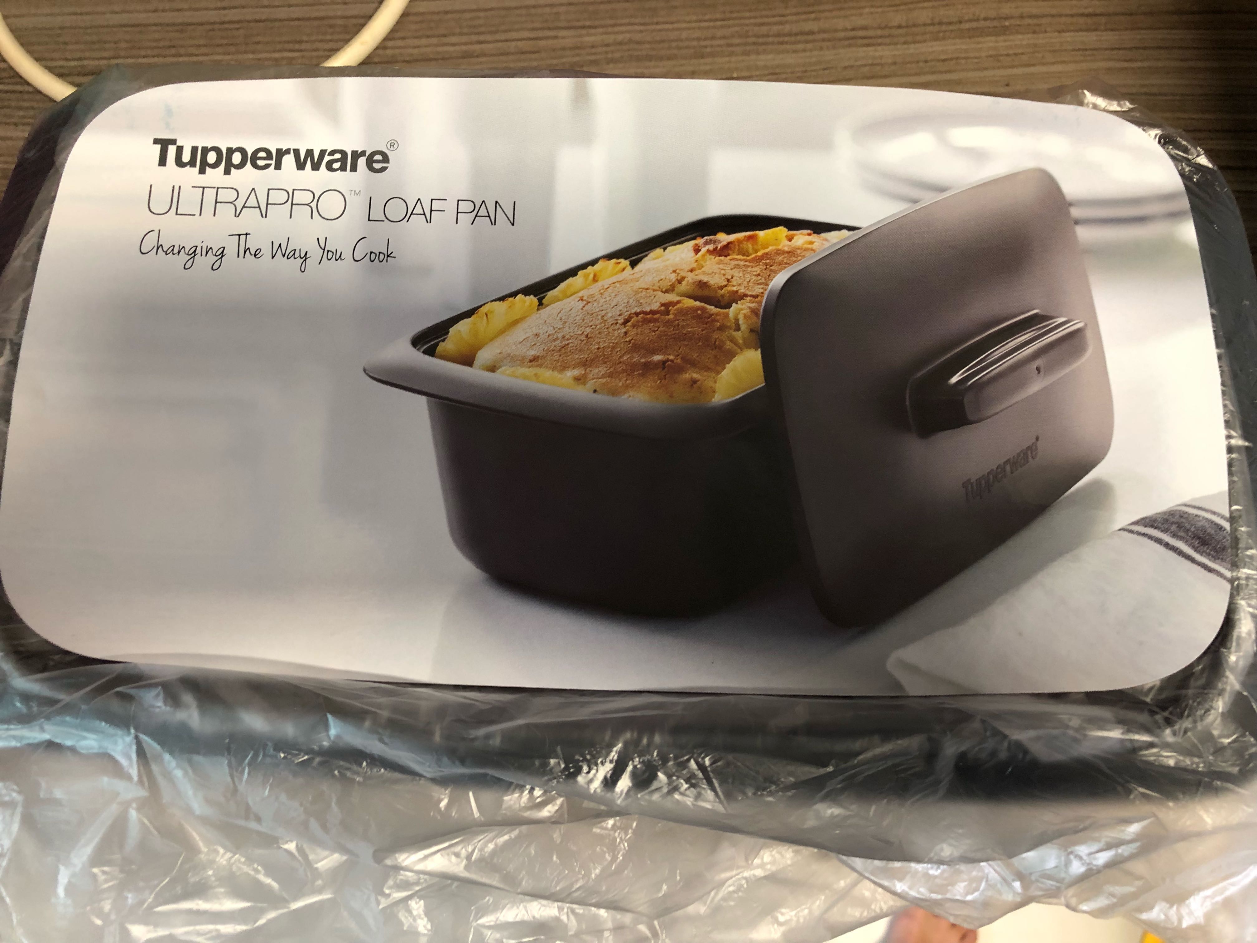 Tupperware ultrapro loaf pan, Furniture & Home Living, Kitchenware