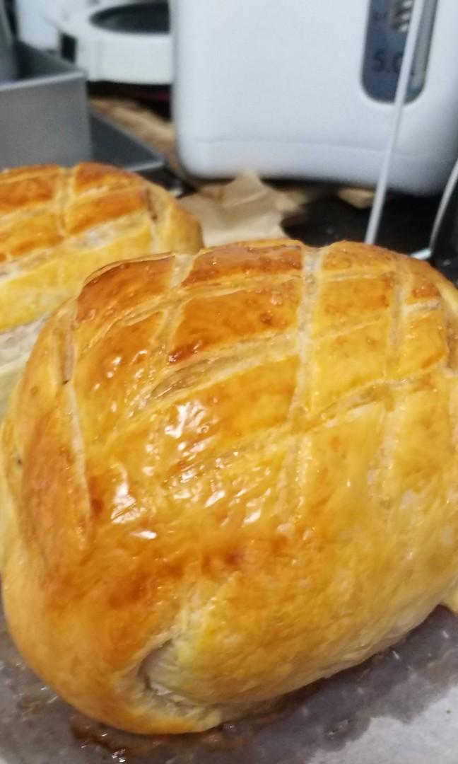 Beef Wellington With Mushroom Sauce Food Drinks Packaged Instant Food On Carousell