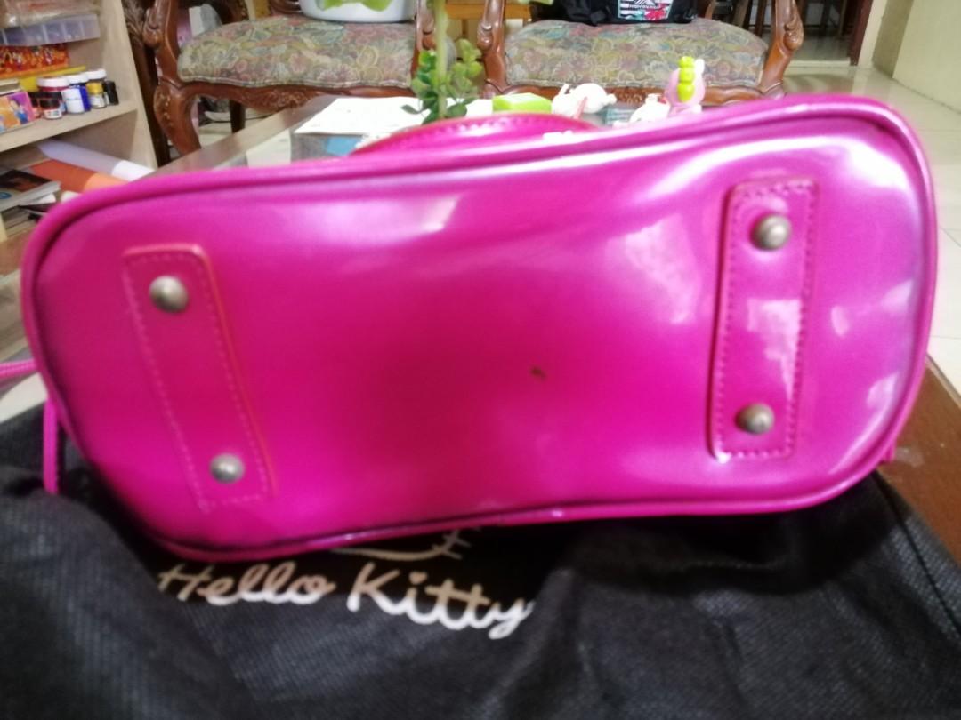Authentic Hello Kitty, Women's Fashion, Bags & Wallets, Purses ...