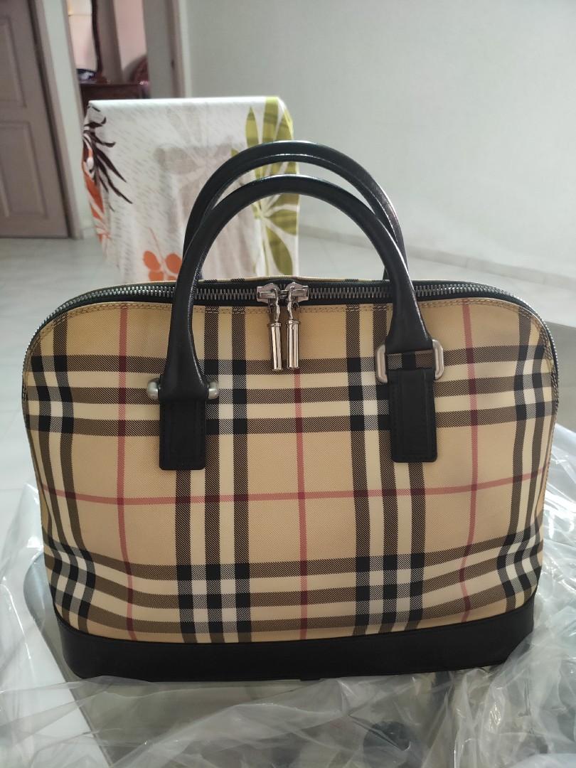 Authentic BURBERRY London Classic Check 