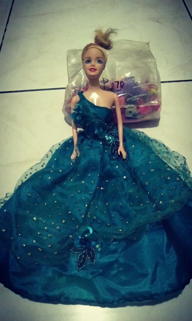Sale Barbie Doll With Free Extra Clothes And Shoes Babies