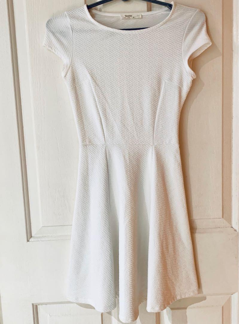 white dress bershka