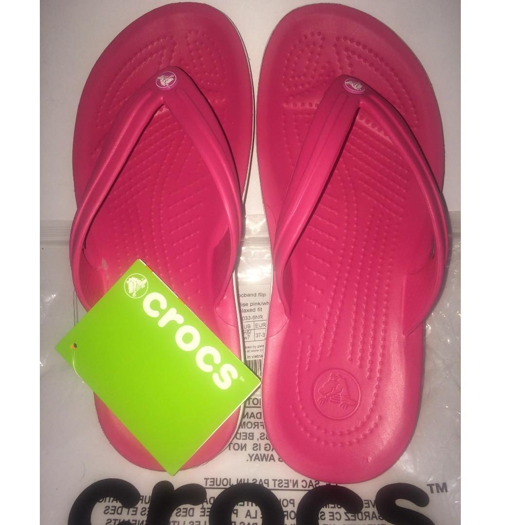 womens size 7 white crocs