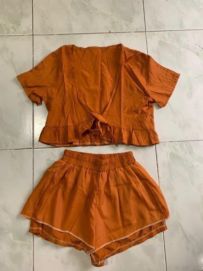 cute orange outfit