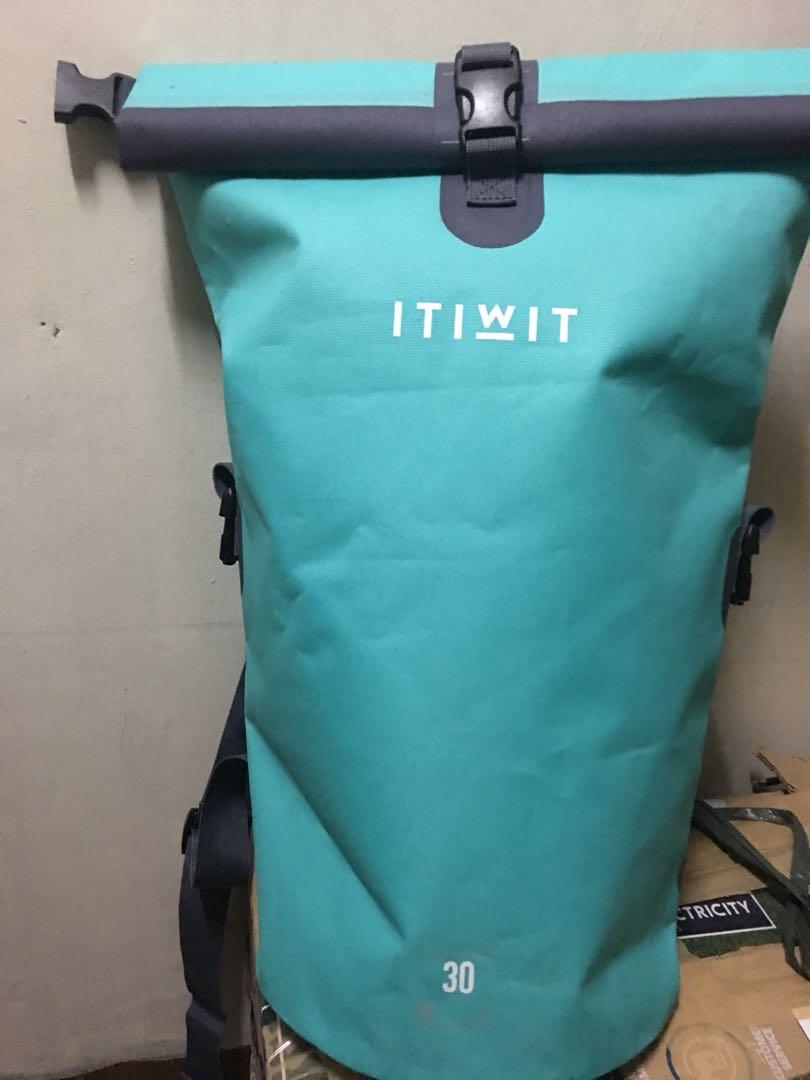 Decathlon ITIWIT 30L Dry Bag, Women's Fashion, Bags & Wallets