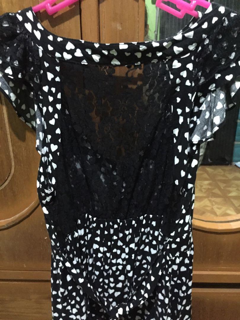 Forever21 dress (Category: Dresses) located in Makati City. Submitted by purplesummer_ph (Listing ID 252043965, Image 2). Description: ✅sexy lace back ✅with back ribbon ✅excellent condition ✅wash but never worn ⚠️1 button missing (easy to replace).