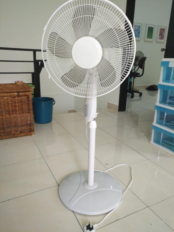 Giant 16" Stand Fan / Kipas Angin, TV & Home Appliances, Kitchen Appliances, Kettles & Airpots