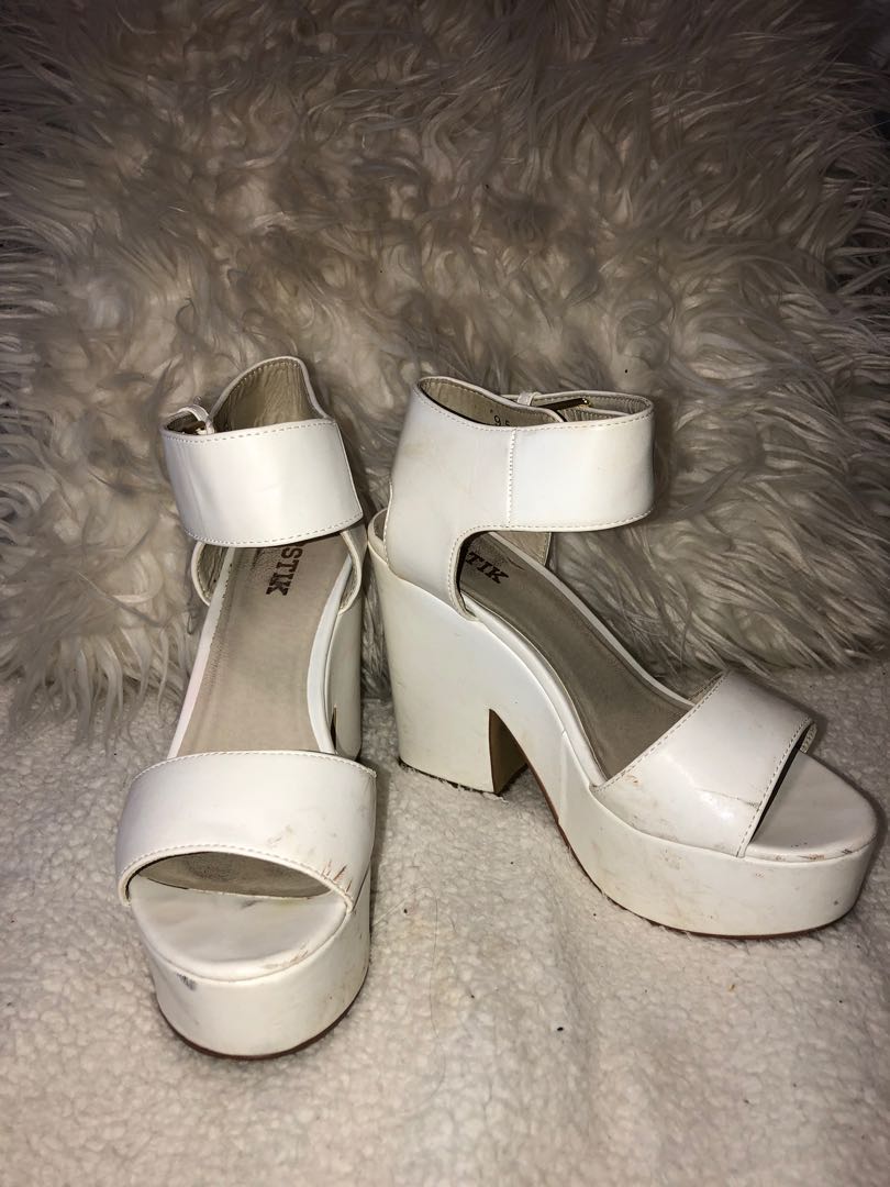 Lipstik White Platform Chunky Heels Women S Fashion Shoes On Carousell