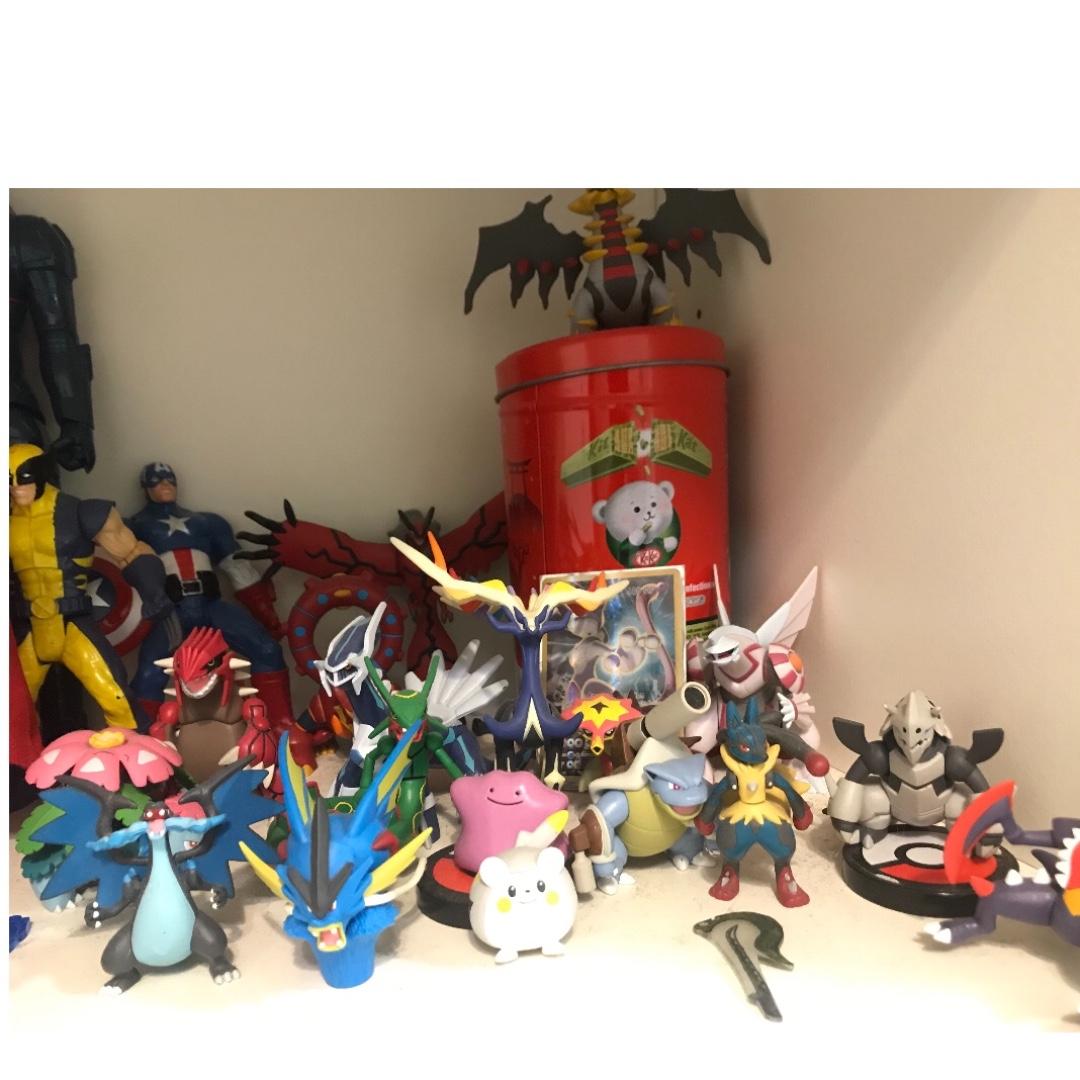 Official Pok mon figures