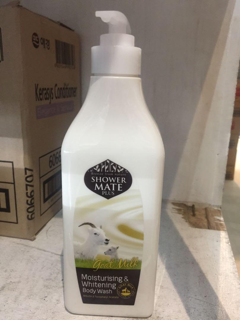 Original Showermate Goat Milk Moisturizing and Whitening Body Wash 500g