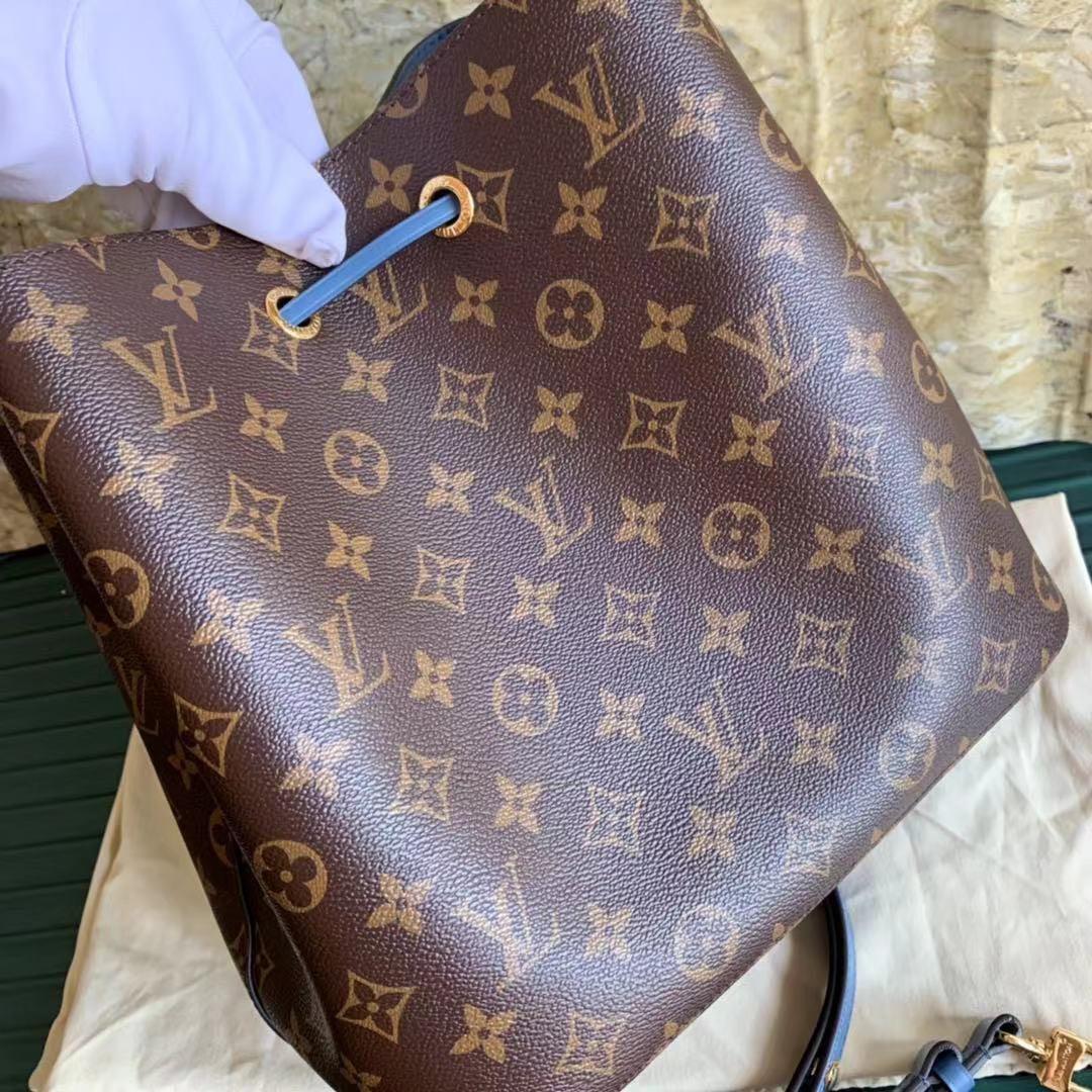Pre-Owned Louis Vuitton Neonoe Monogram Canvas With Shearling Bag