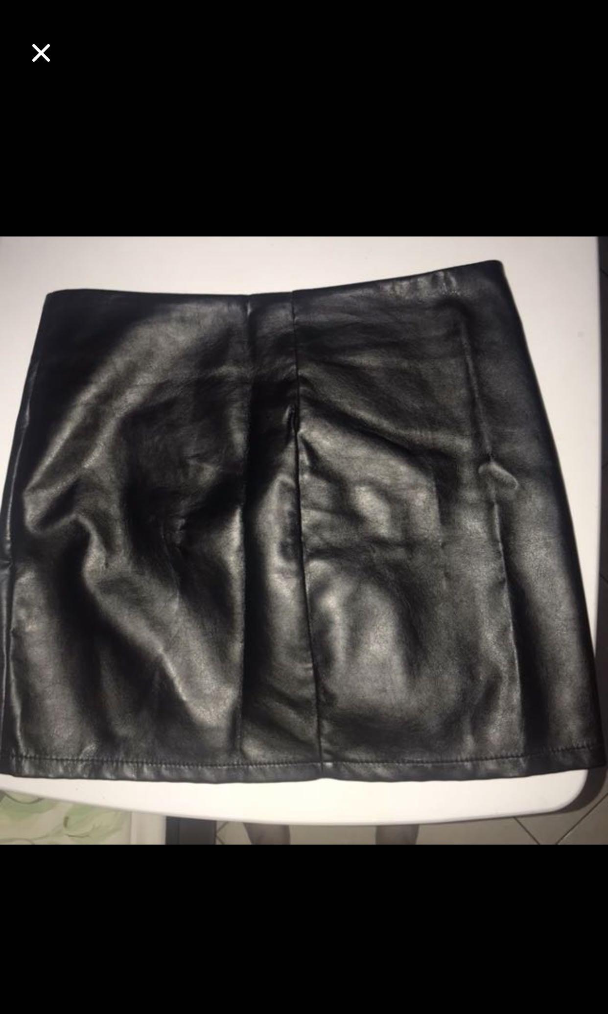 Rok Kulit H M Fesyen Wanita Pakaian Wanita Bawahan Di Carousell
