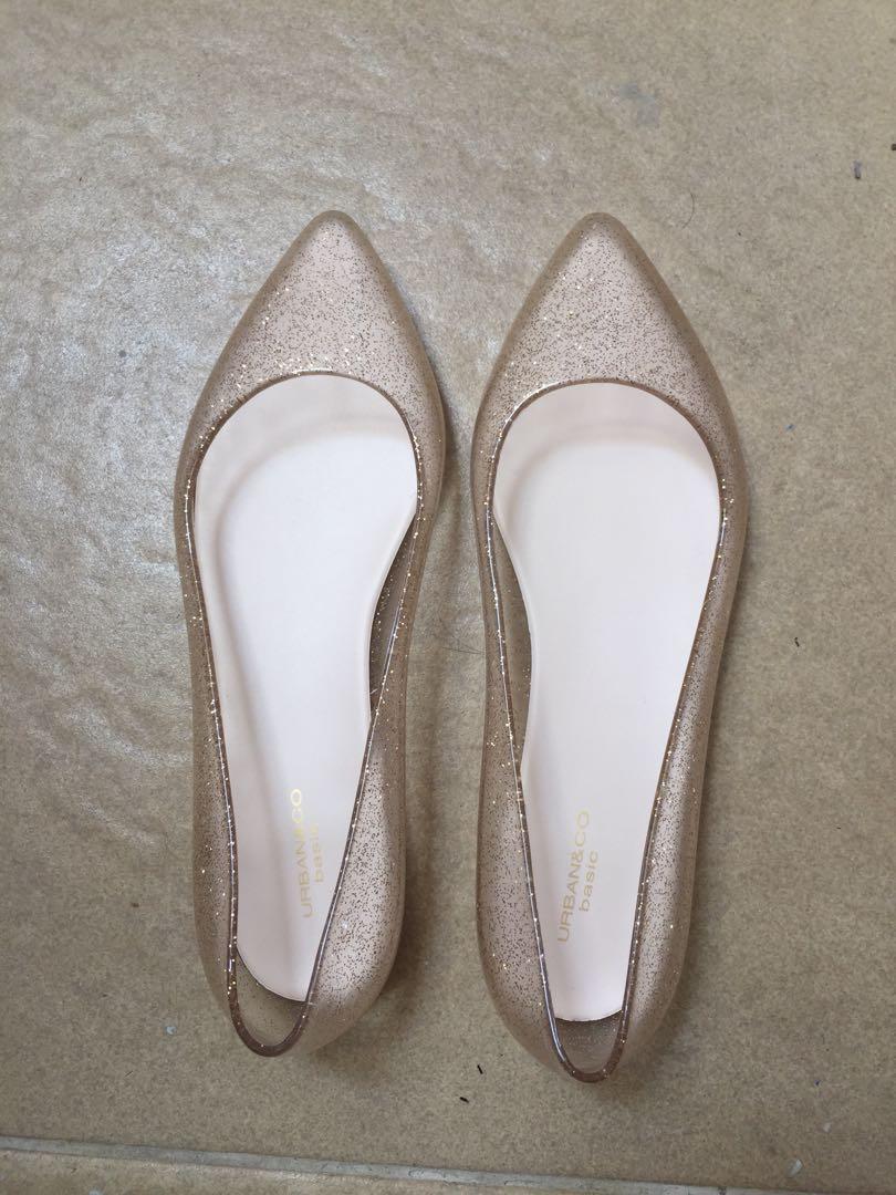 Sepatu Flat Gold Urban N Co Fesyen Wanita Sepatu Di Carousell