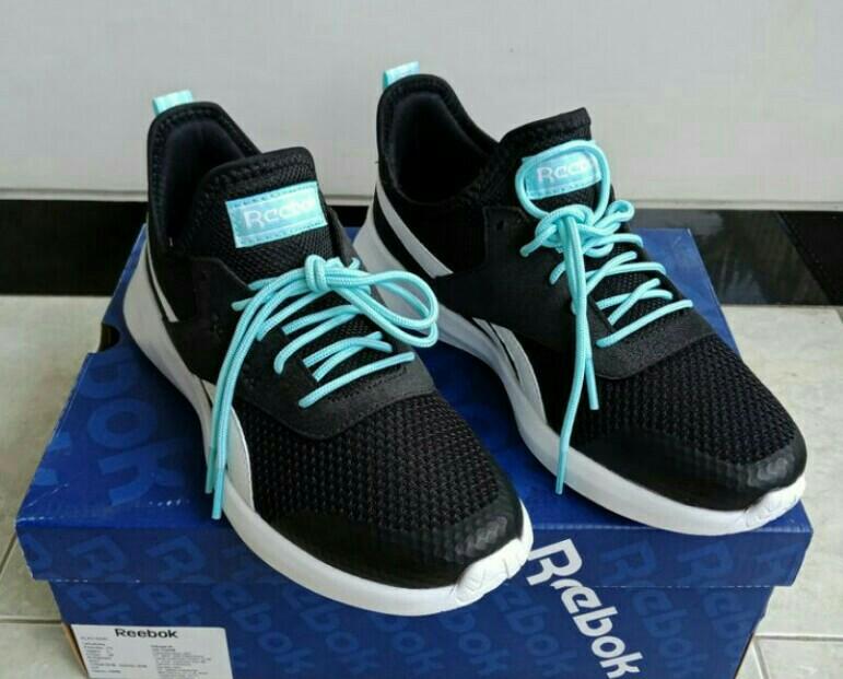 sepatu reebok outdoor
