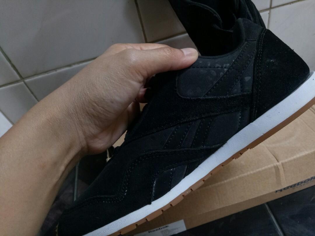 Sepatu Reebok Classic CL nylon slim txt 