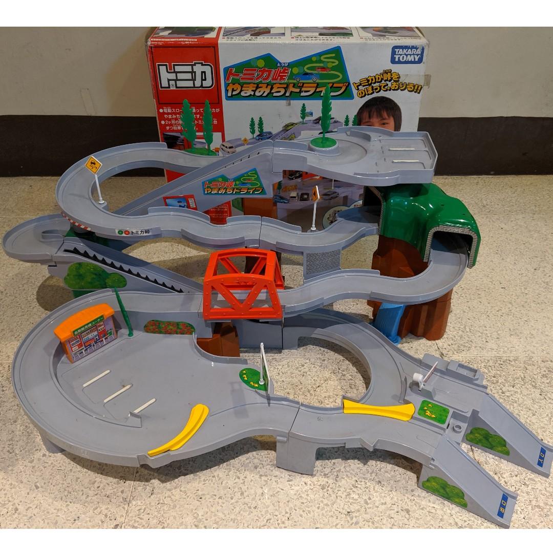 Tomica mountain sales drive playset