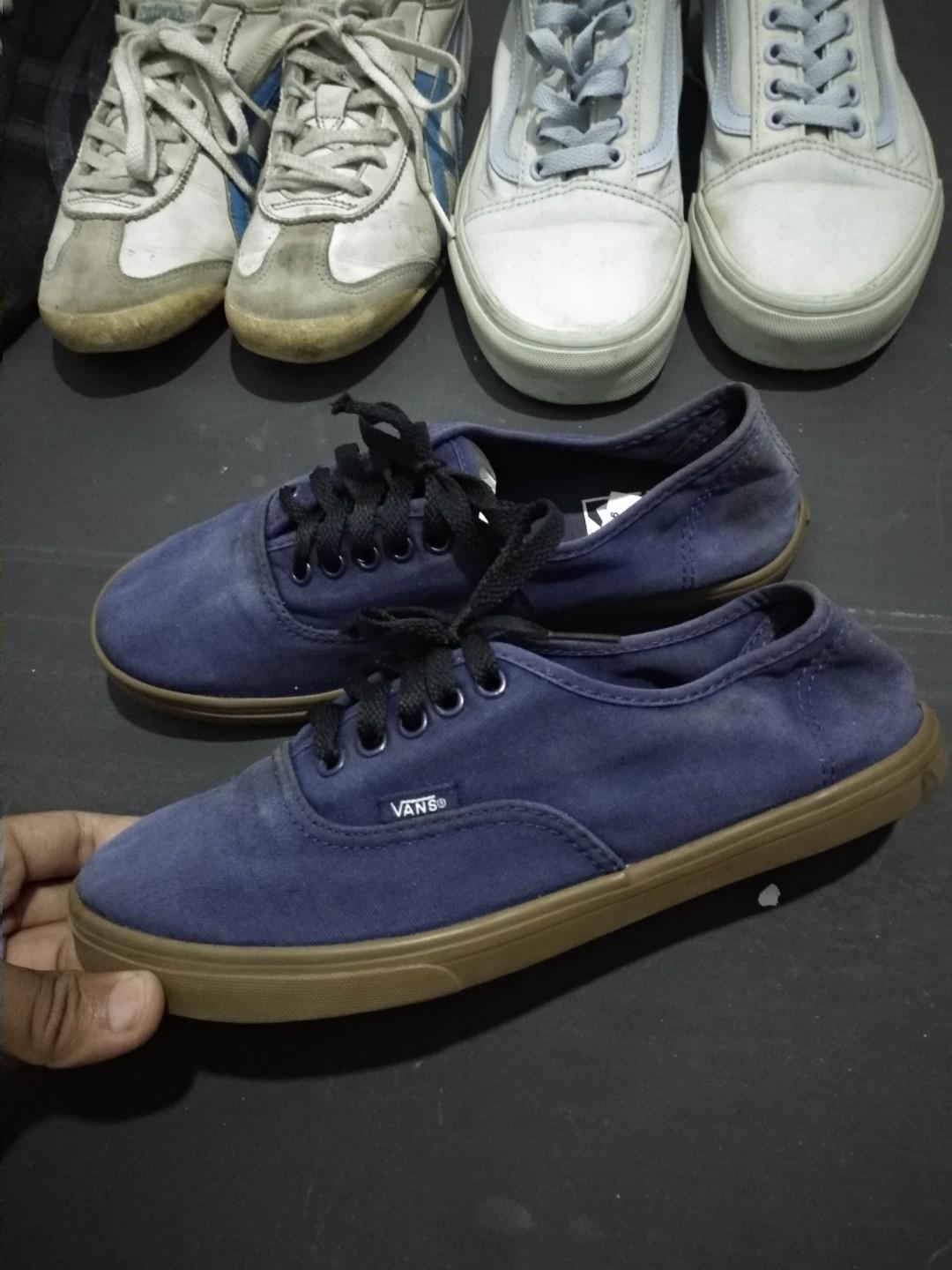 navy blue vans lo pro