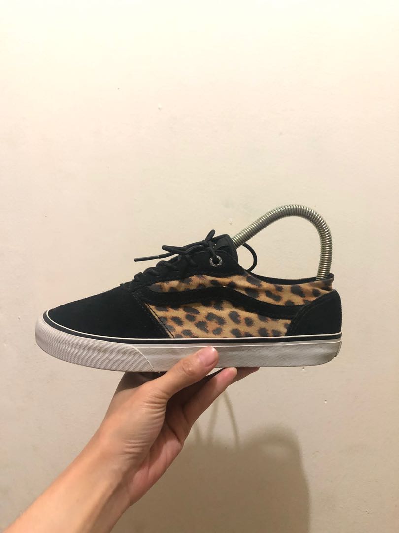 vans milton