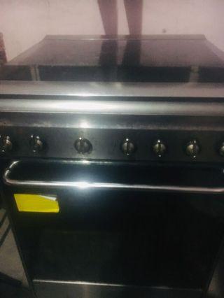 SMEG 60cm oven 4 burner cooker