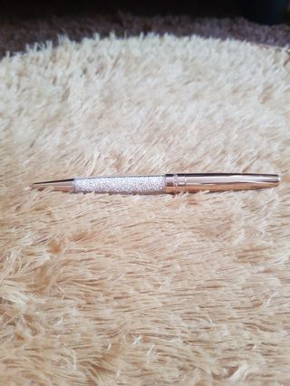 (Category: ) located in . Submitted by pinkrainbow08 (Listing ID 229925428, Image 1). Description: .
