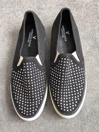 American Eagle slip ons