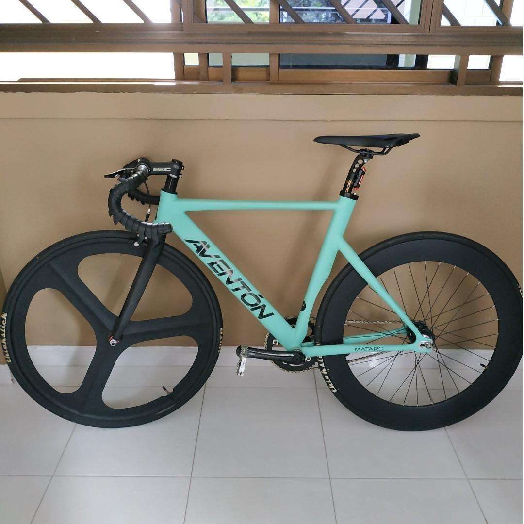 aventon mataro