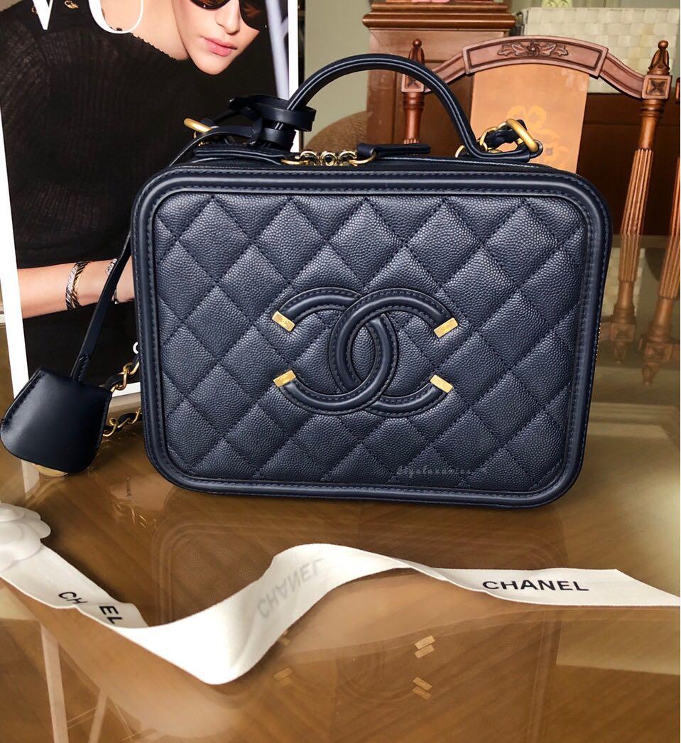 CHANEL MINI VANITY ROSE CAVIAR, Luxury, Bags & Wallets on Carousell