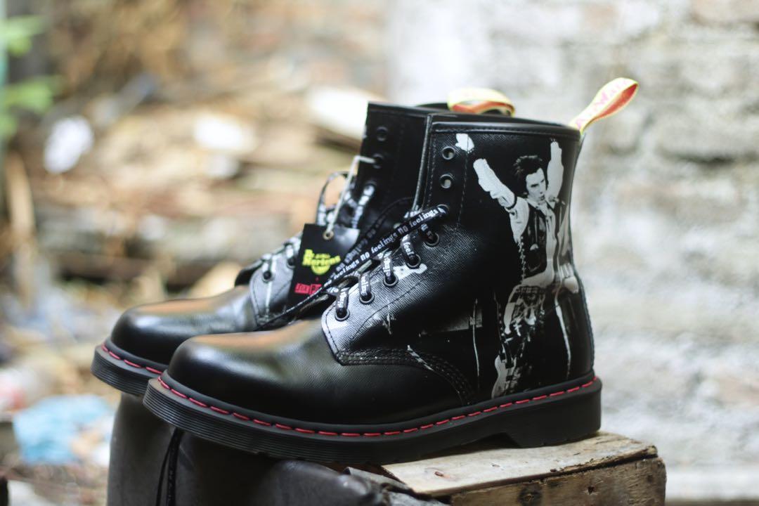Dr Martens 1460 Sex Pistols Fesyen Pria Sepatu Sepatu Boot di Carousell