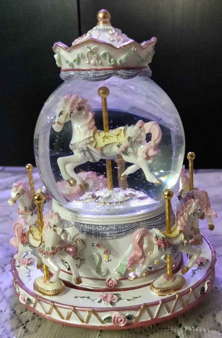 wind up musical carousel