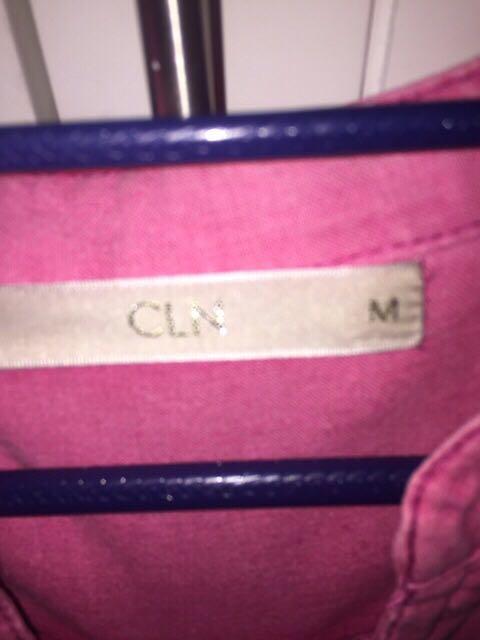 Preloved CLN Blouse (Category: Blouses) located in Valenzuela. Submitted by trinity1219 (Listing ID 252196336, Image 3). Description: Preloved CLN BLOUSE MEDIUM SIZE GOOD CONDITION CAN BE PAIRED WITH JEAN OR SLACKS.