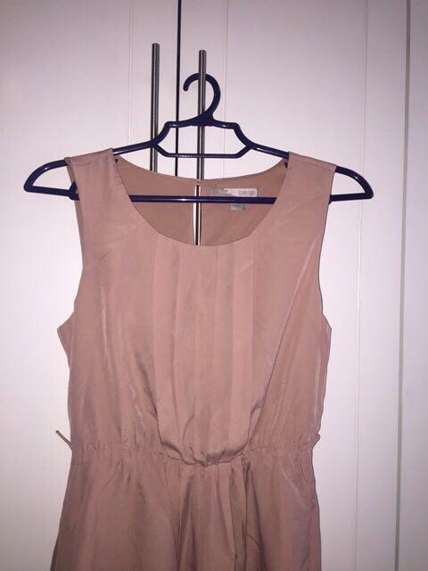 Preloved Excellent Condition Forever 21 cocktail dress (Category: Evening dresses & gowns) located in Valenzuela. Submitted by trinity1219 (Listing ID 252197128, Image 3). Description: Preloved excellent condition forever 21 cocktail dress Small on tag but will fit medium.
