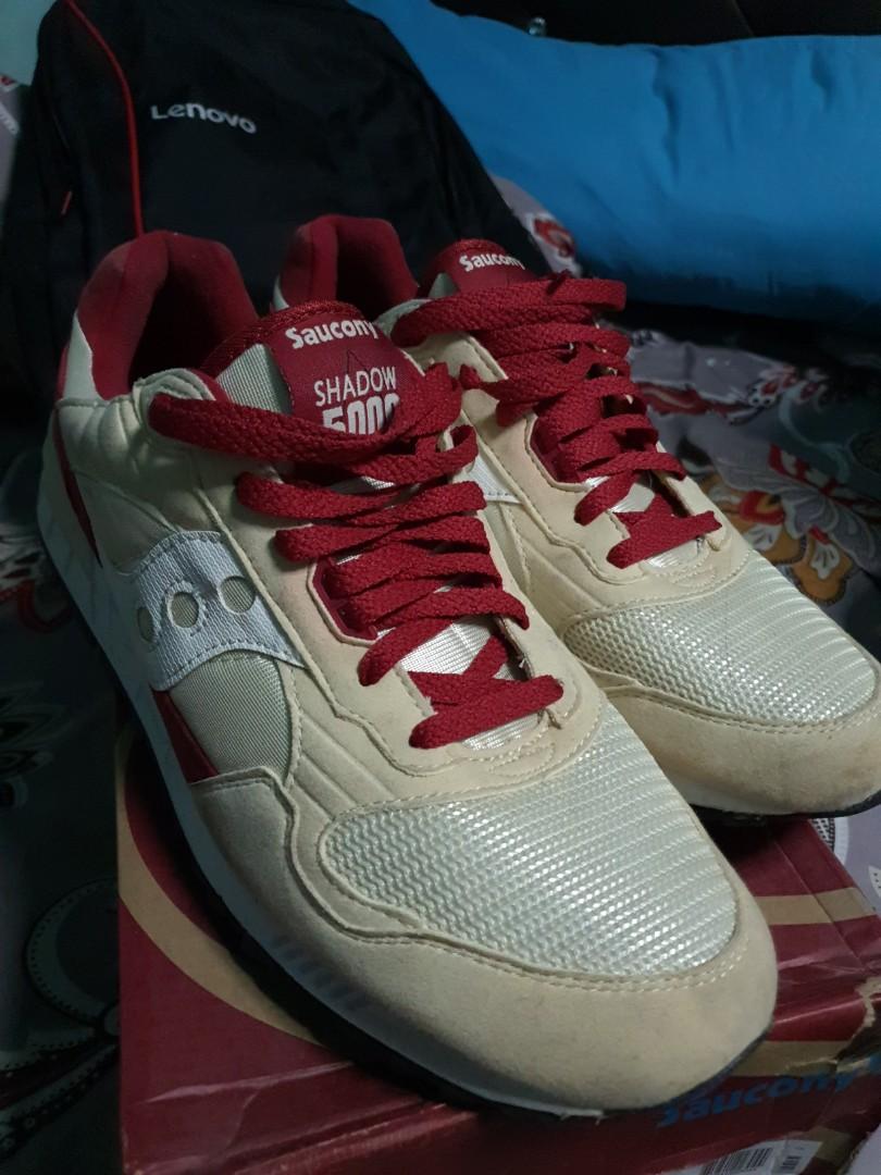 saucony sneakers red