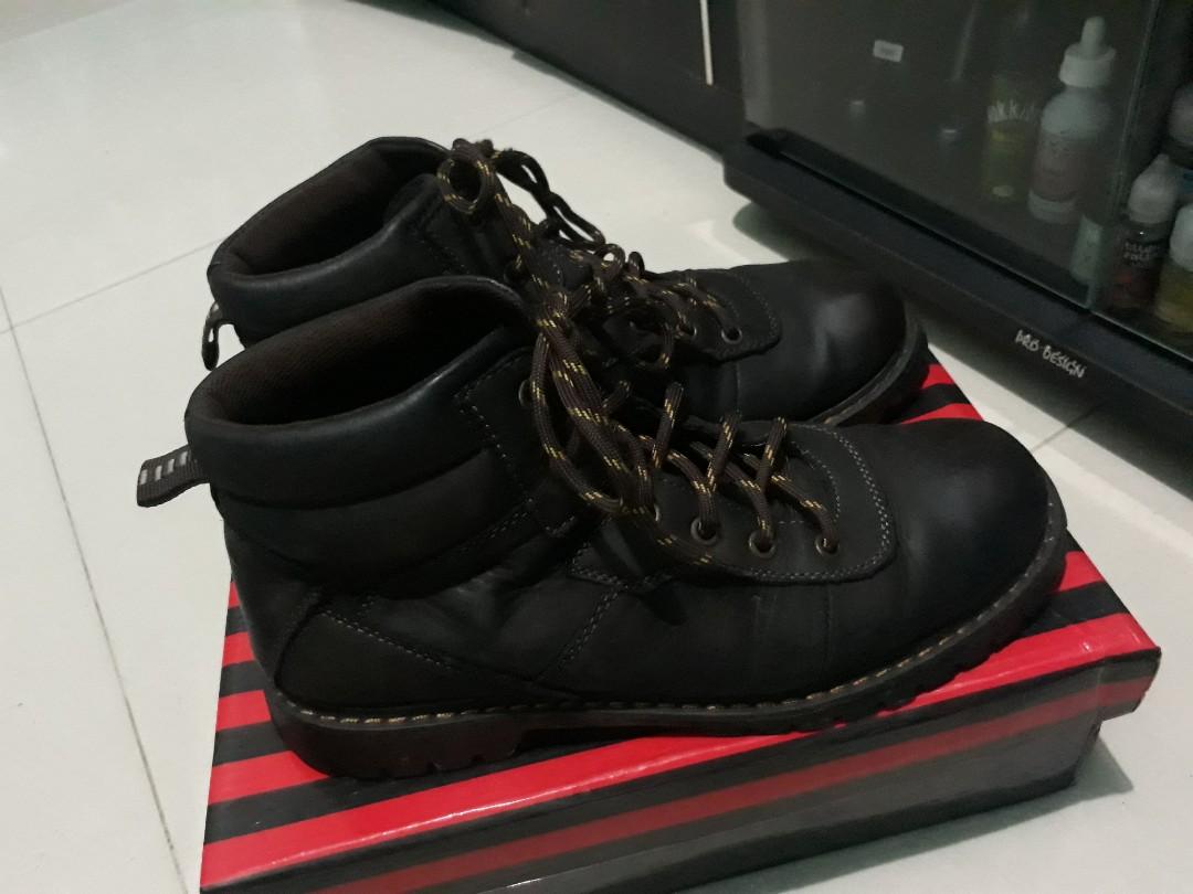Sepatu Boot Jim Joker Fesyen Pria Sepatu Sepatu Boot Di Carousell