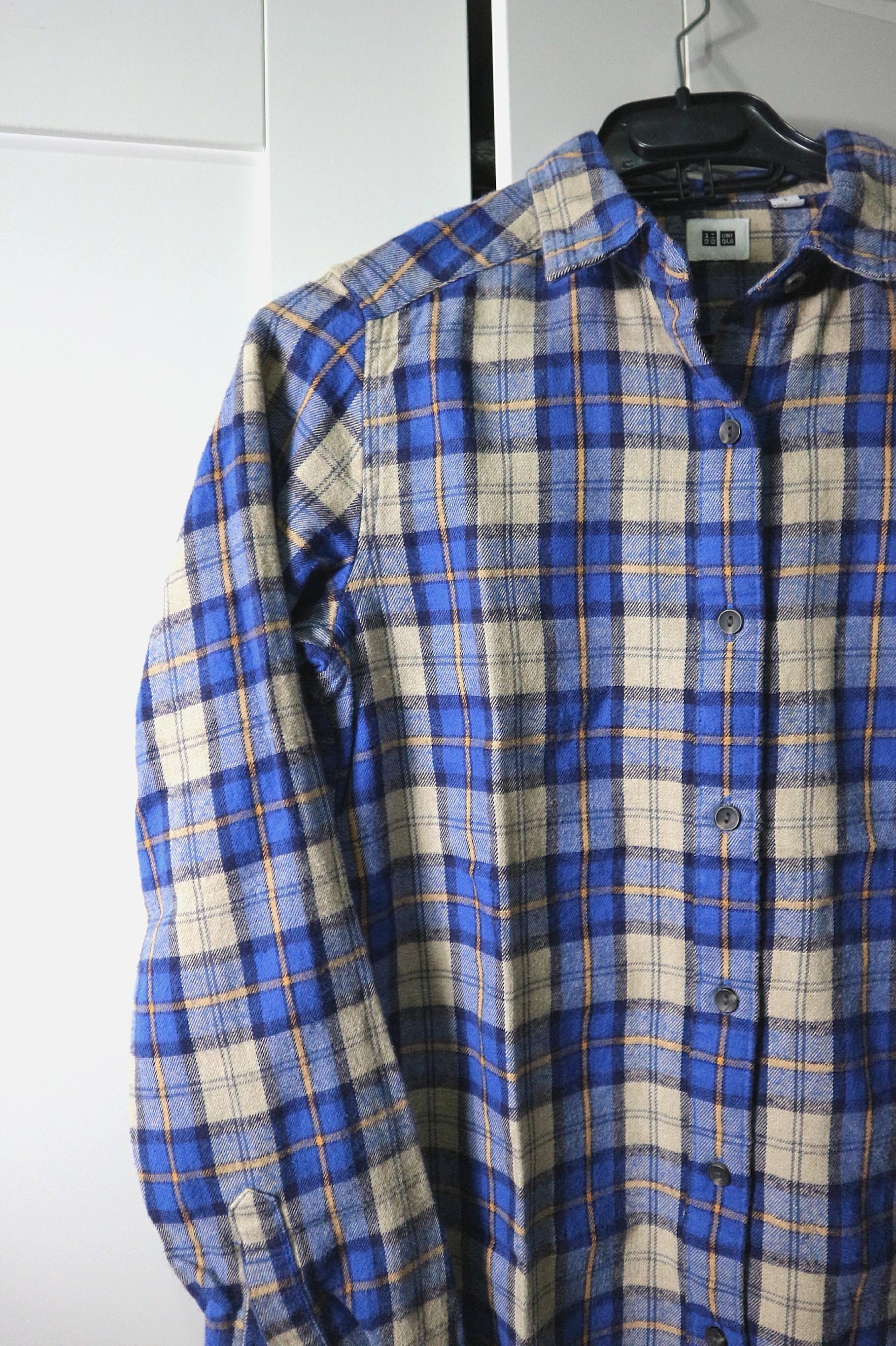 Uniqlo Blue Plaid Flannel, Fesyen Pria 