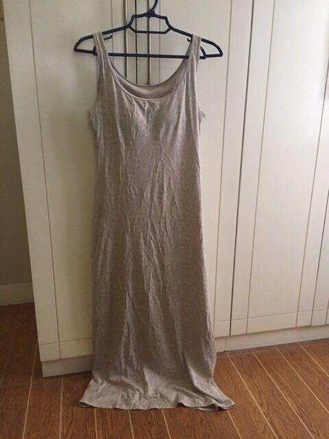 UNIQLO BRA DRESS (Category: Dresses) located in Valenzuela. Submitted by trinity1219 (Listing ID 252196566, Image 1). Description: Selling my preloved Uniqlo Bra dress Good condition Medium.
