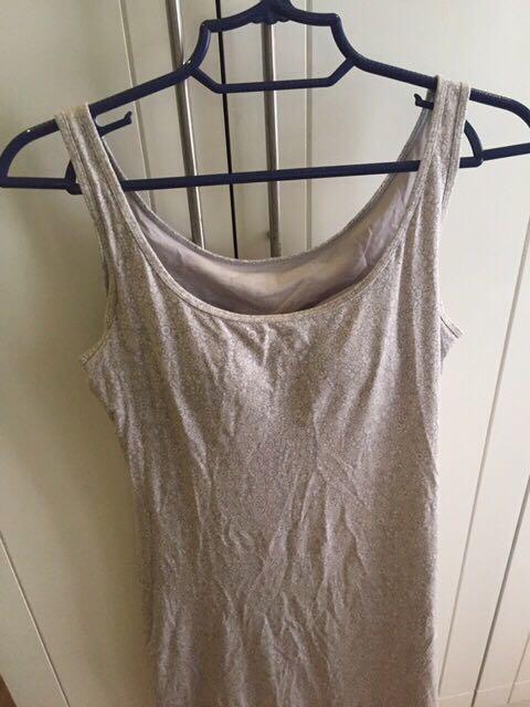 UNIQLO BRA DRESS (Category: Dresses) located in Valenzuela. Submitted by trinity1219 (Listing ID 252196566, Image 3). Description: Selling my preloved Uniqlo Bra dress Good condition Medium.