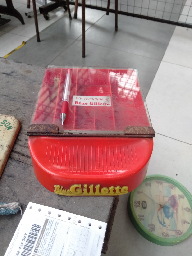 Bekas blue Gillette, Furniture & Home Living, Home Decor, Vases