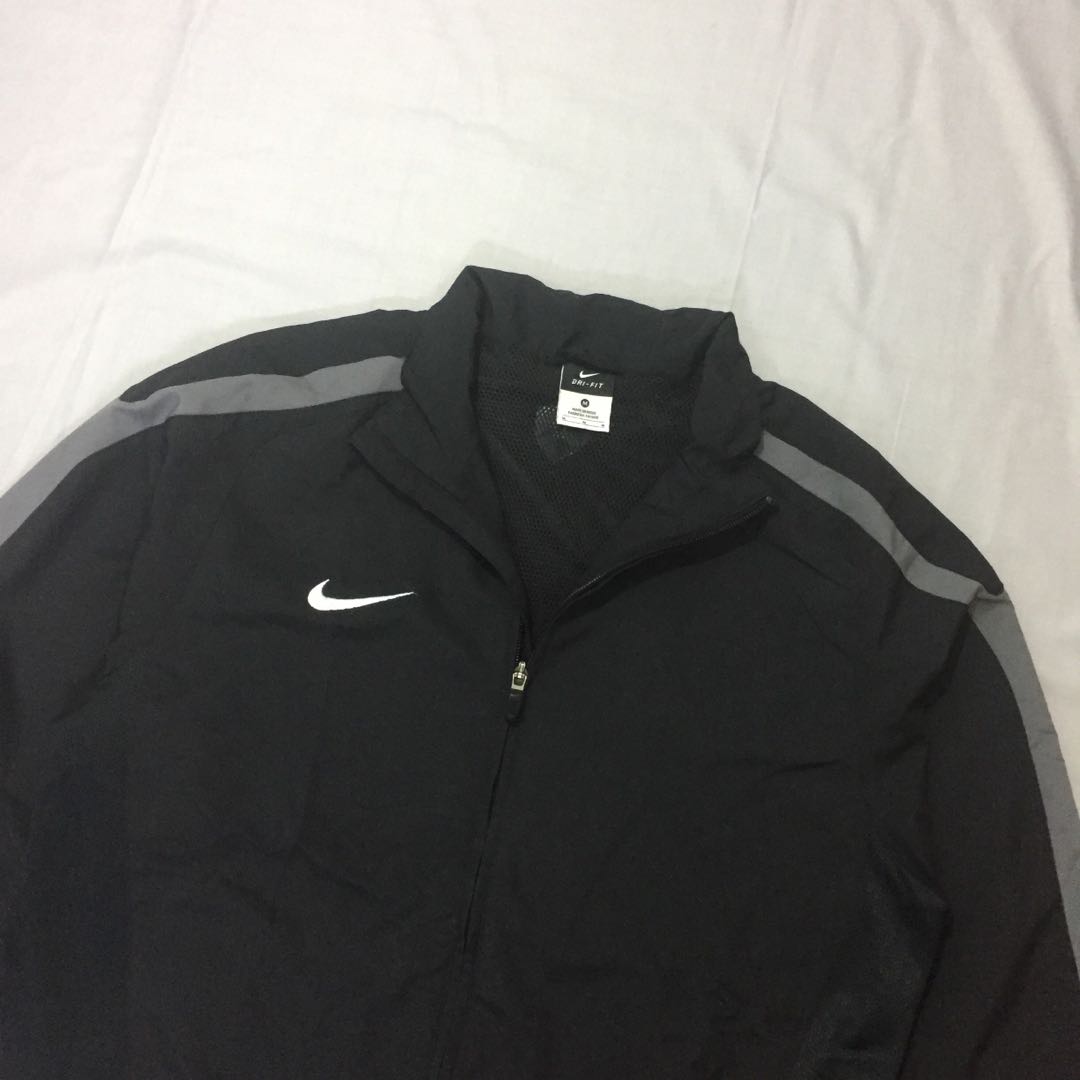 Jaket parasut Nike black crown Second Original Fesyen Pria