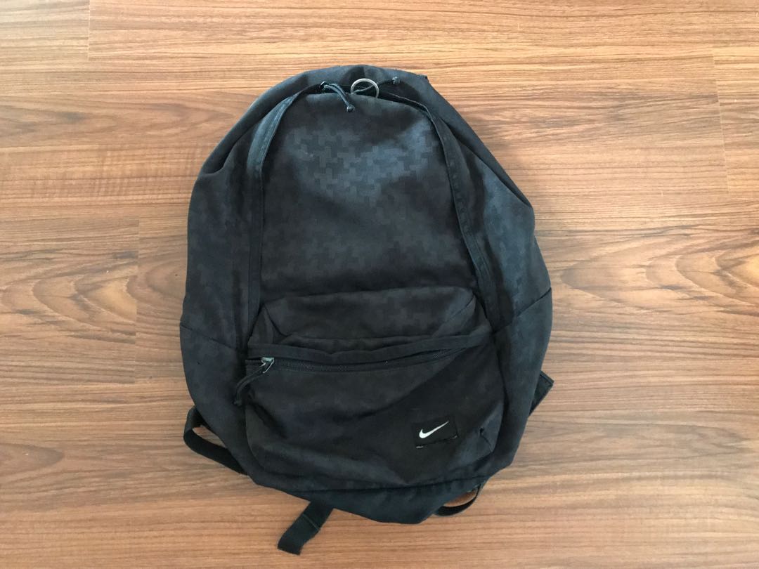 nike black backpack