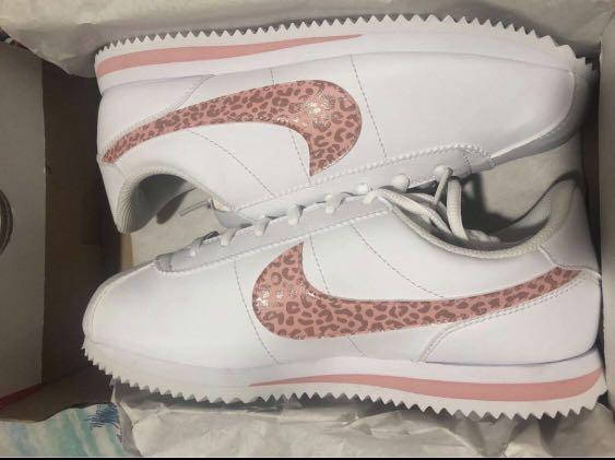 nike pink cheetah shoes