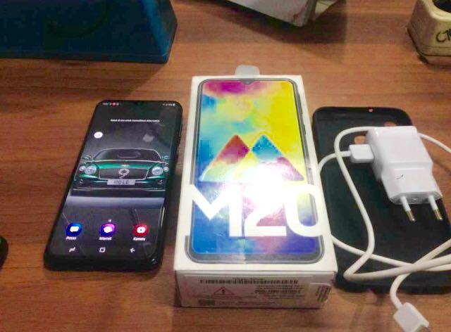 Samsung M 3 32 Murah Telepon Seluler Tablet Ponsel Android Samsung Di Carousell Samsung M 3 32 Murah Telepon Seluler Tablet Ponsel Android Samsung Di Carousell