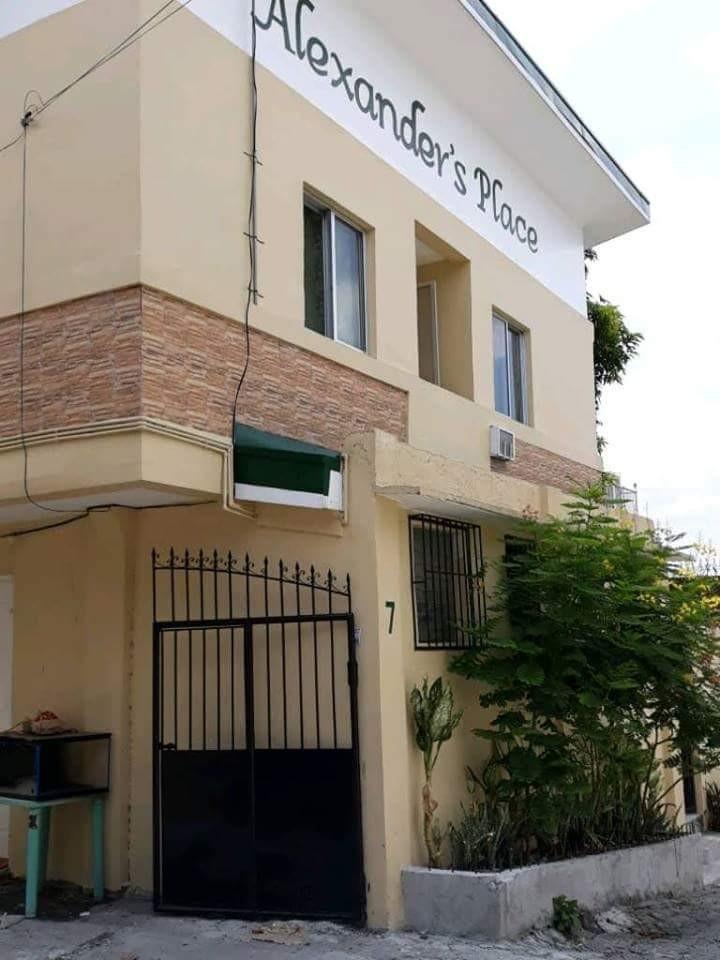 Studio Apartment for rent (Category: Apartments & Condos) located in Manila. Submitted by alexandersplace (Listing ID 252353234, Image 3). Description: Each unit have its own utility meter for meralco and manila water. Limited gated parking space. clean and quite community. waze Alexander's Place QC 7 f marcos street corner bonifacio drive wiltor heights brgy pasong tamo Quezon City. Landmark mira nila homes, luzon ave. UPTC, tandang sora, Deepe 