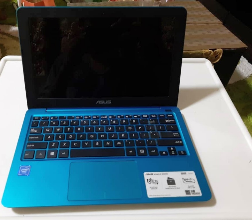 Used Asus E202S Laptop, Computers & Tech, Laptops & Notebooks on Carousell