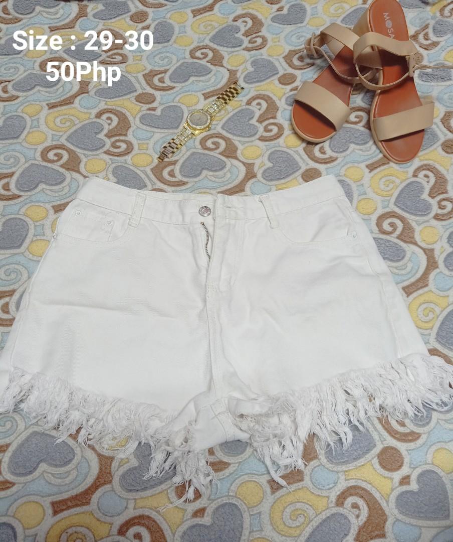 white maong shorts